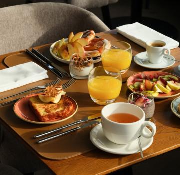 LE ROOF LAUNCHES ITS TEA TIME!