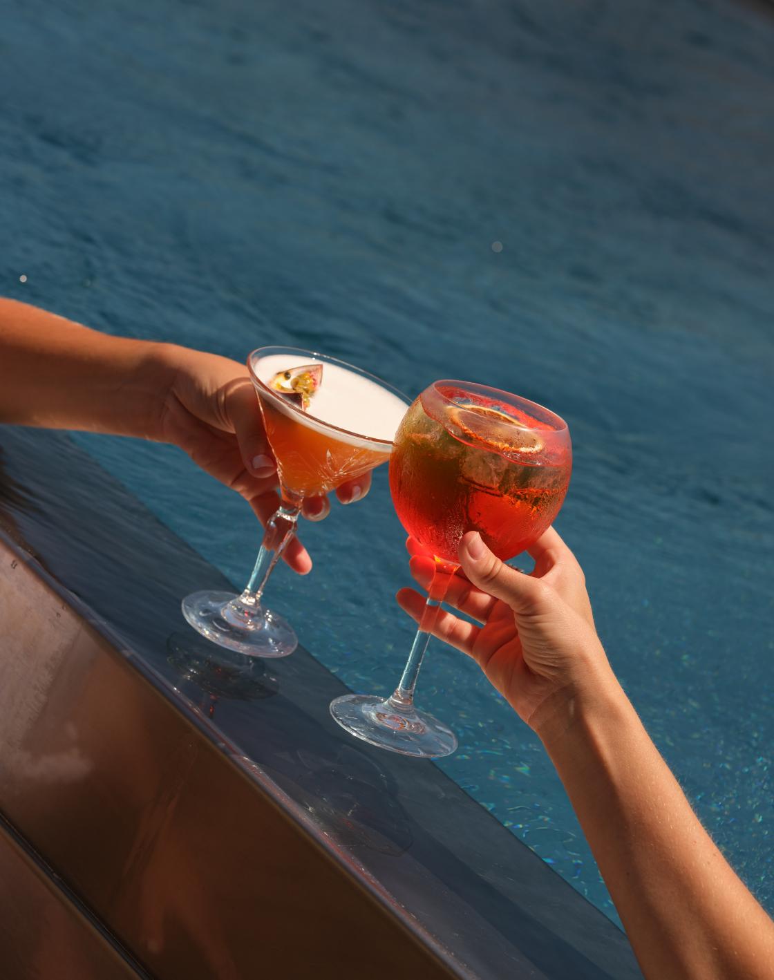 COCKTAILS & COUCHER DE SOLEIL AU ROOF