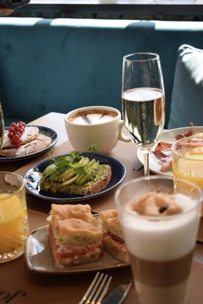 LE BRUNCH<br>DU DIMANCHE